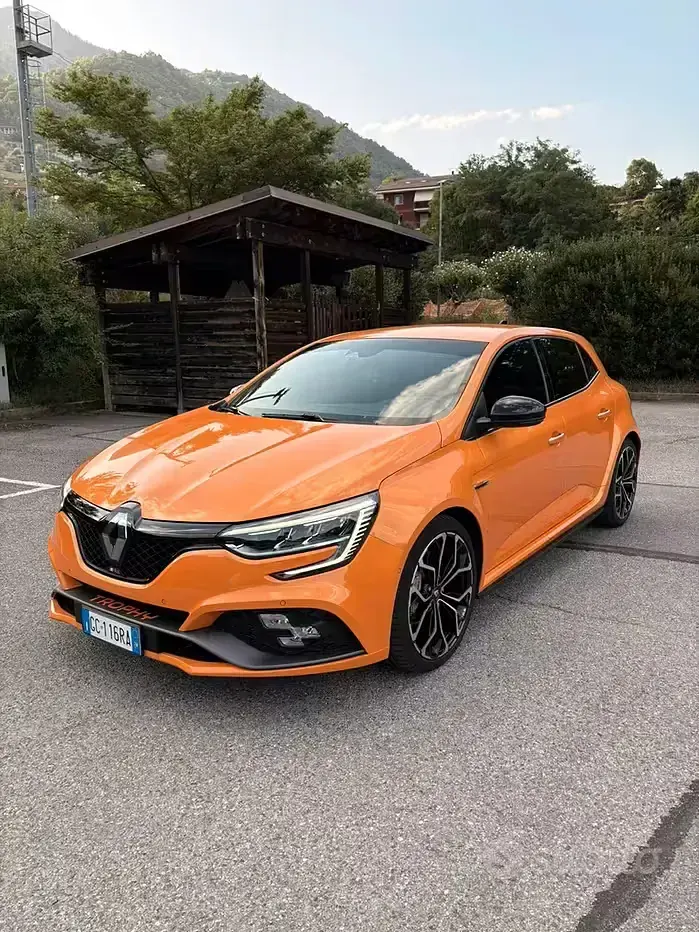 Usata Renault Mégane II Trophy 300 CV (220 kW) 2021 Arancione Berlina