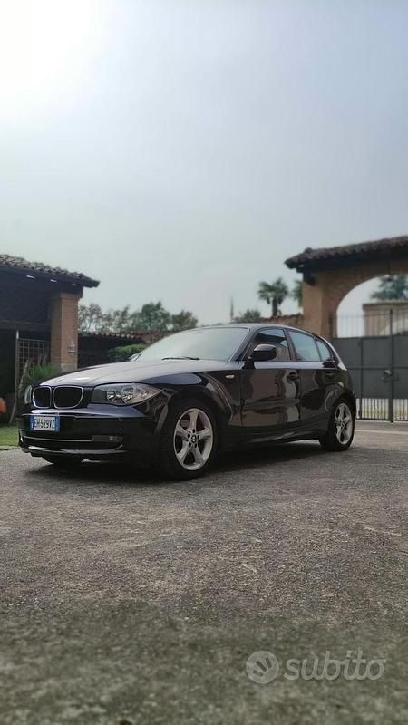 Usata BMW 120 184 CV (135 kW) 2011 Nero Utilitaria