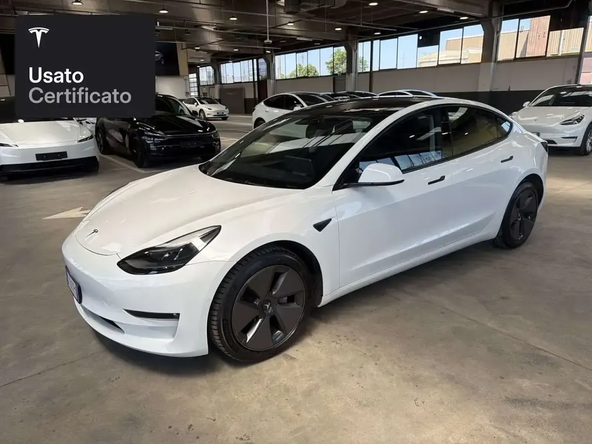 Usata Tesla Model 3 Long Range AWD 324 kW (441 CV) 2022 Pearl white multicoat Berlina