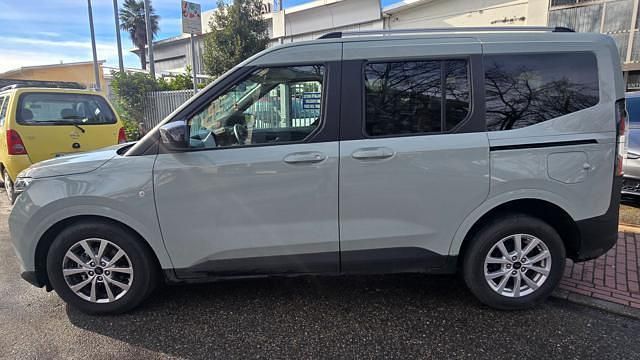 Usata Ford Tourneo Courier Active 124 CV (91 kW) 2025 Grigio Monovolume