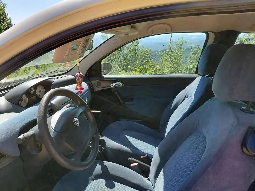Usata Lancia Ypsilon 60 CV (44 kW) 2004 Giallo Utilitaria