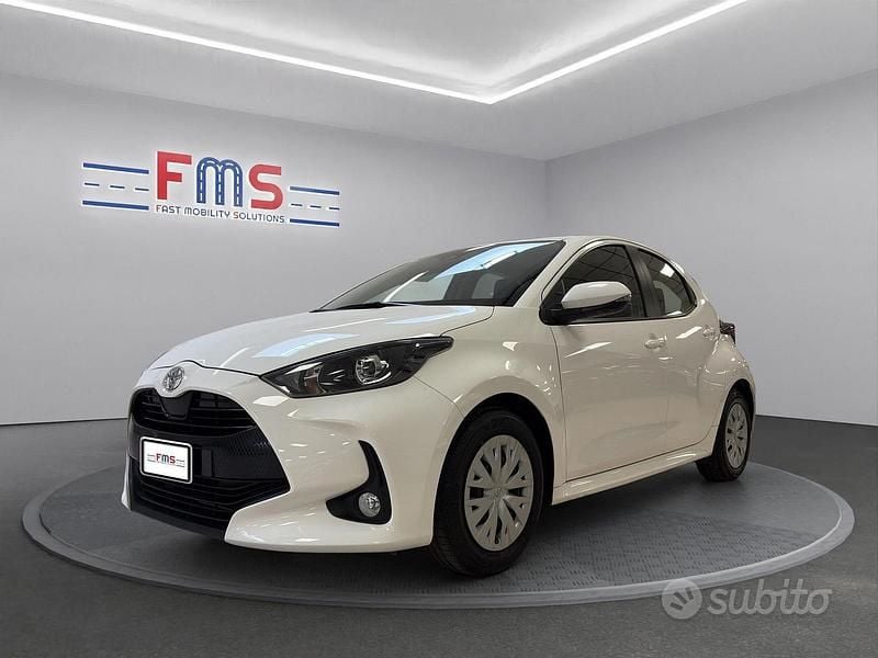 Usata Toyota Yaris Active 72 CV (52 kW) 2023 Super white gloss Utilitaria