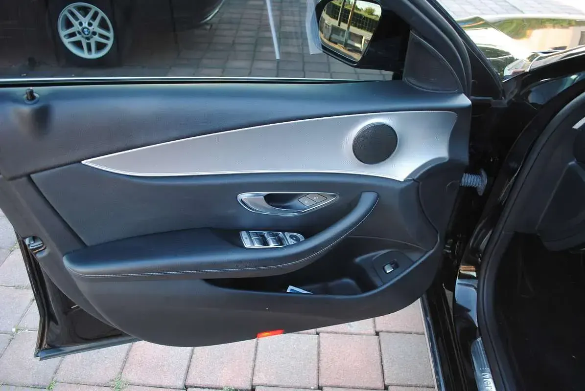 Usata Mercedes E200 Executive 150 CV (110 kW) 2017 Nero Berlina
