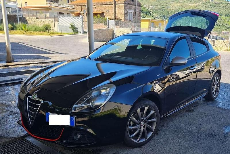 Usata Alfa Romeo Giulietta Veloce 105 CV (77 kW) 2013 Nero Berlina