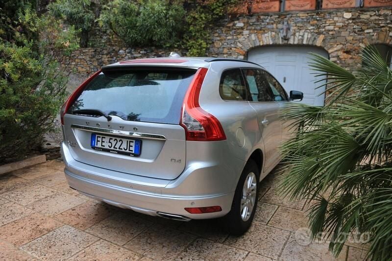 Usata Volvo XC60 Kinetic 190 CV (139 kW) 2016 Argento SUV