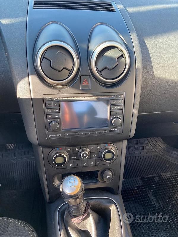 Usata Nissan Qashqai Tekna 110 CV (80 kW) 2012 Grigio SUV