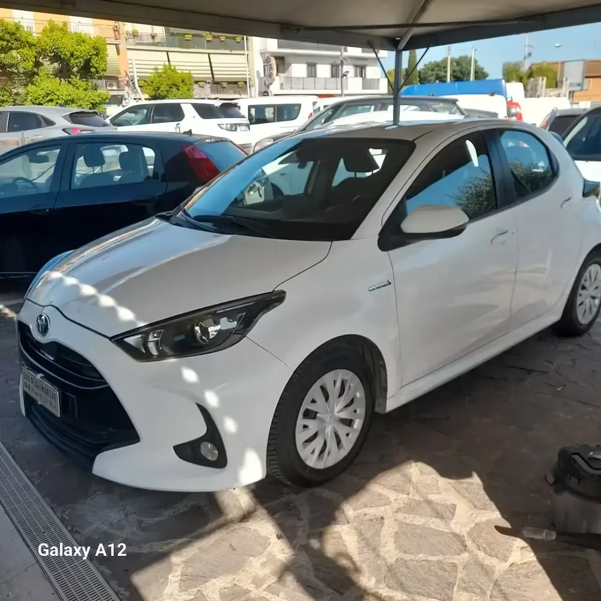 Usata Toyota Yaris Hybrid Style 92 CV (67 kW) 2021 Bianco Berlina