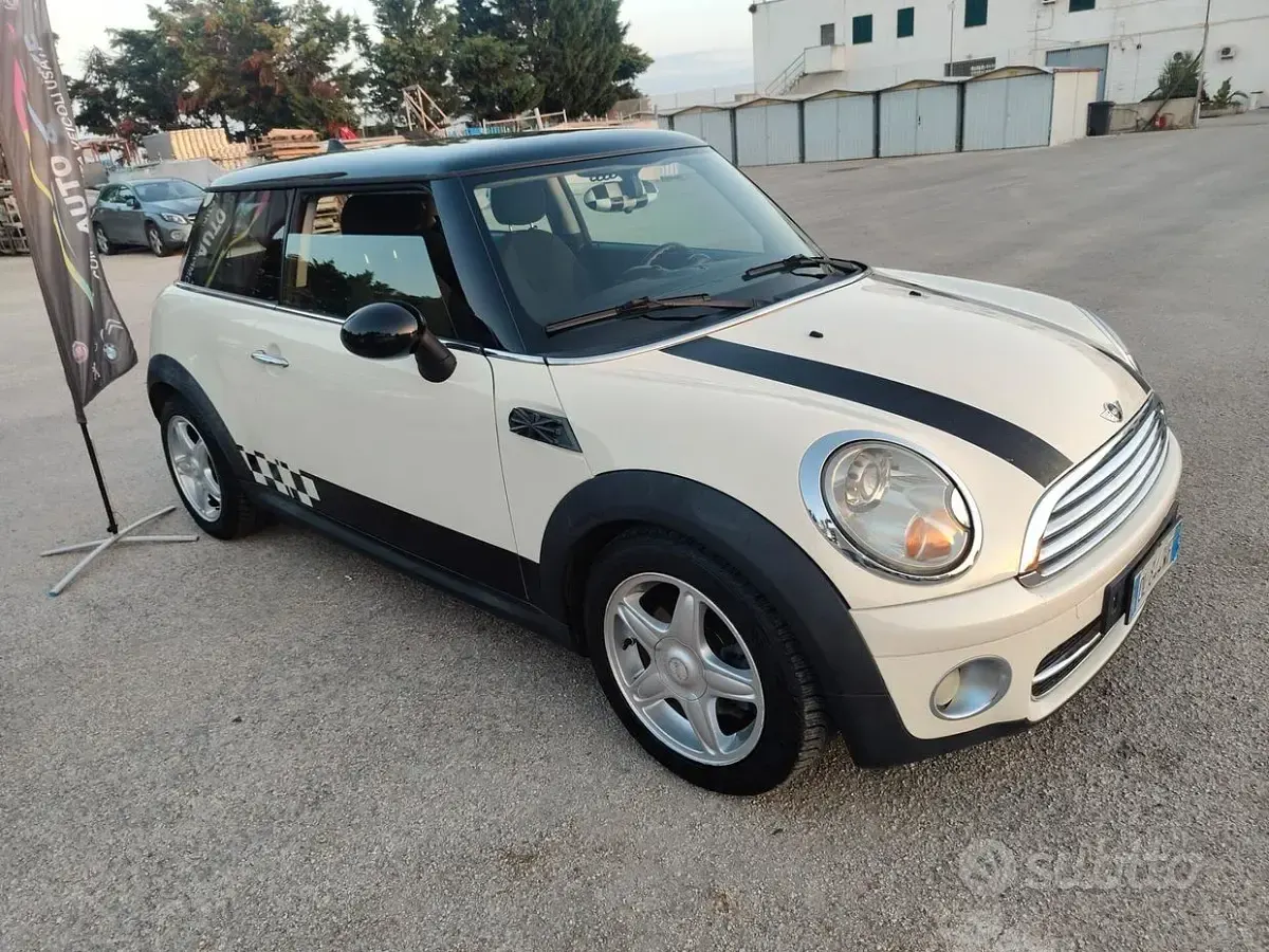 Usata Mini Cooper D Chili 109 CV (80 kW) 2008 Beige Utilitaria