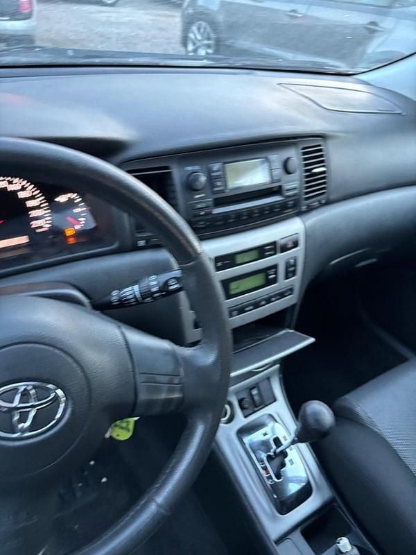 Usata Toyota Corolla 89 CV (65 kW) 2006 Grigio Berlina