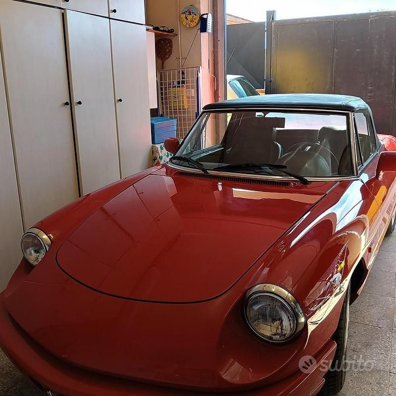 Usata Alfa Romeo Spider 122 CV (89 kW) 1992 Rosso Cabrio