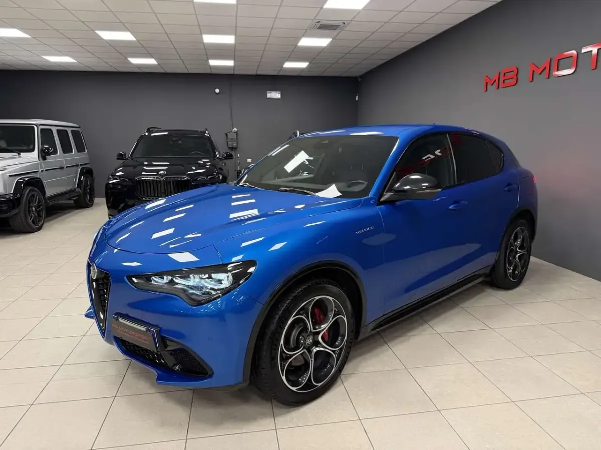 Usata Alfa Romeo Stelvio Veloce 209 CV (153 kW) 2023 Blu/azzurro SUV