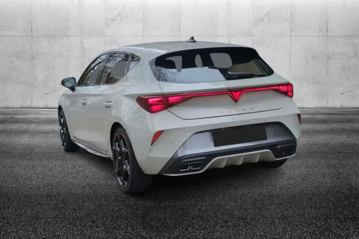 Usata Cupra Leon 150 CV (110 kW) 2024 Grigio Berlina