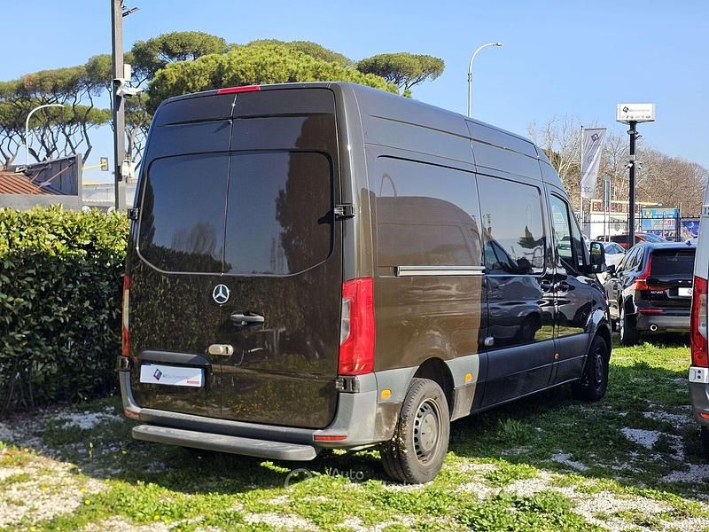 Usata Mercedes Sprinter 114 CV (83 kW) 2020 Marrone Furgone