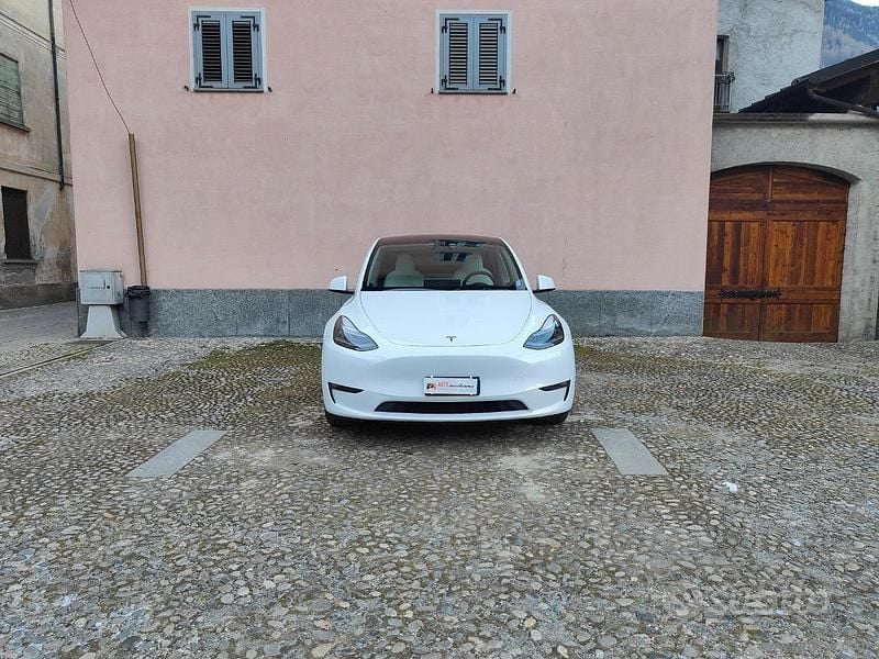 Usata Tesla Model Y Performance 392 kW (534 CV) 2024 Bianco SUV