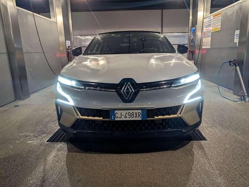 Usata 2022 Renault Megane E-Tech Iconic Berlina | 31.000 € (Molto cara) - Immagine 1/4