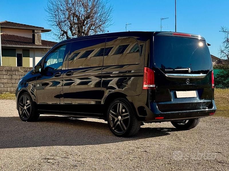 Usata Mercedes V250 Premium 190 CV (139 kW) 2016 Nero Monovolume