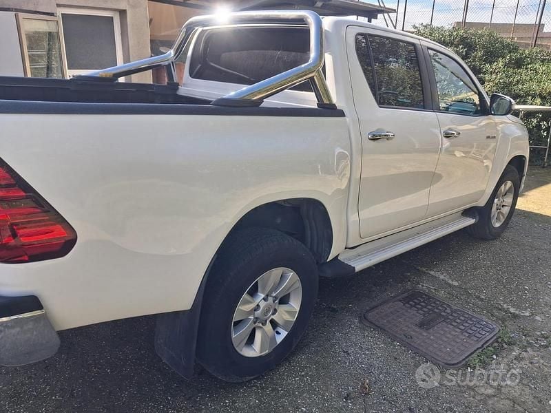 Usata Toyota HiLux 150 CV (110 kW) 2018 Bianco Pick-up