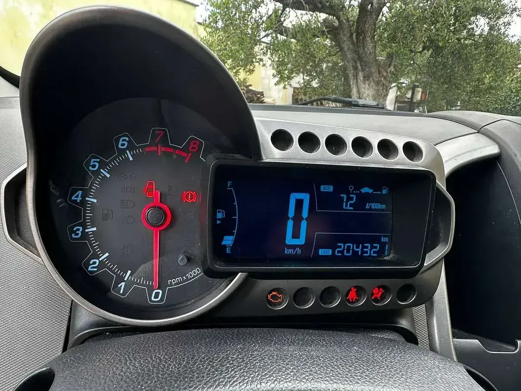 Usata Chevrolet Aveo LT 86 CV (63 kW) 2012 Argento Berlina
