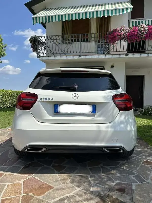 Usata Mercedes A180 Edition 109 CV (80 kW) 2017 Utilitaria