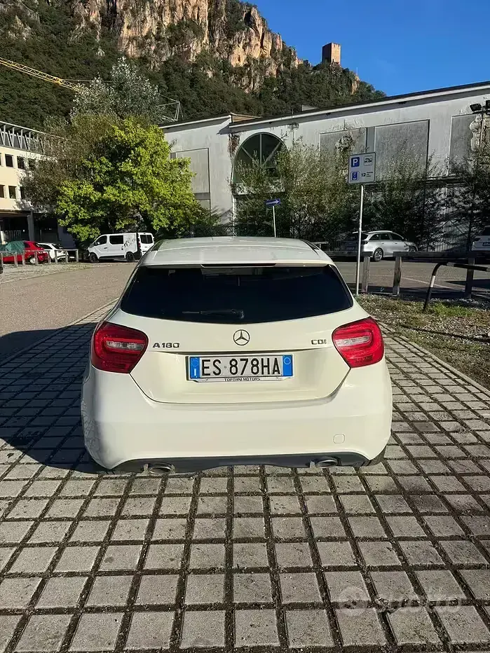 Usata Mercedes A180 109 CV (80 kW) 2013 Bianco Utilitaria