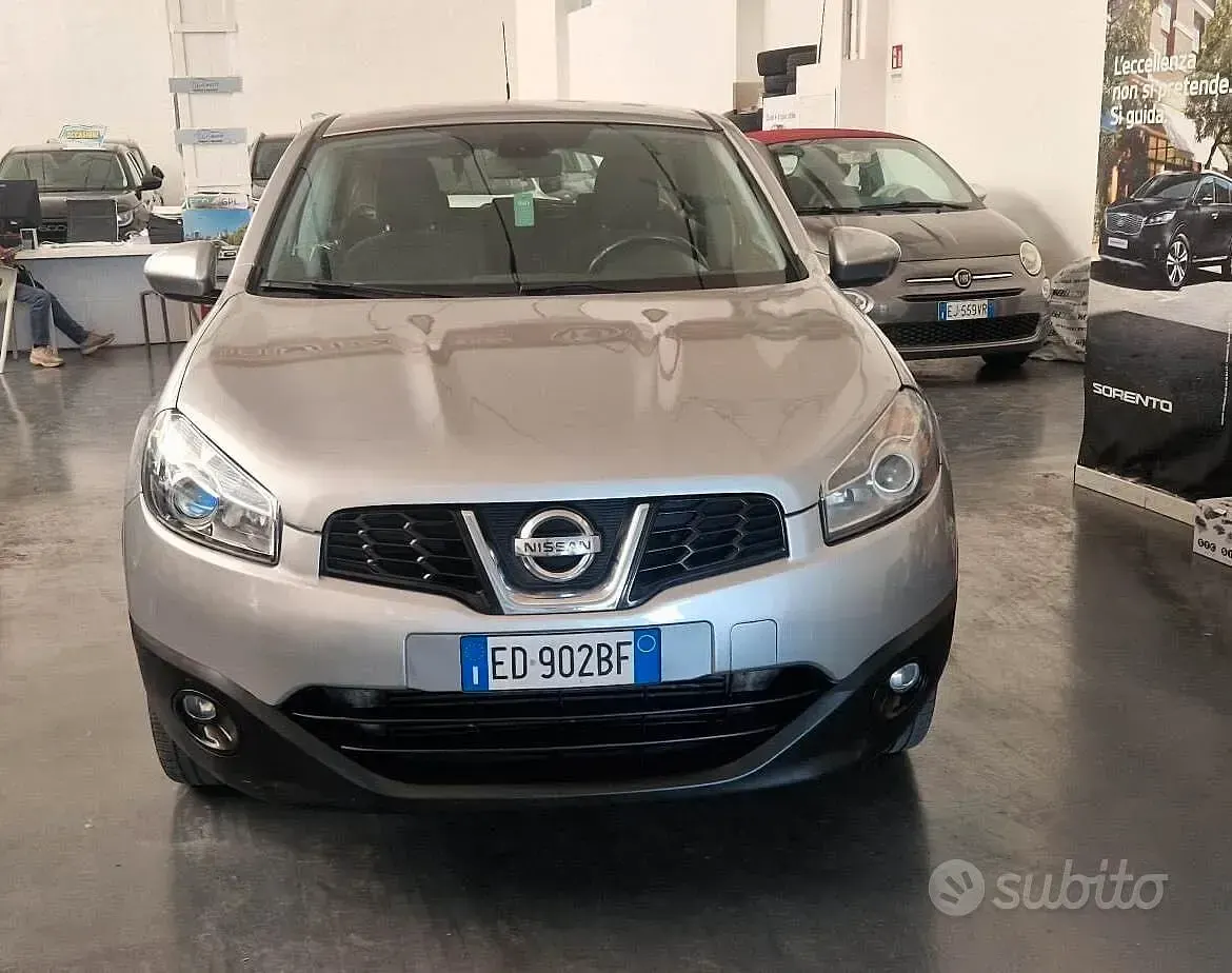 Usata Nissan Qashqai Acenta 103 CV (75 kW) 2010 Grigio SUV