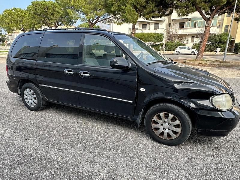 Usata Kia Carnival 144 CV (105 kW) 2005 Nero Monovolume