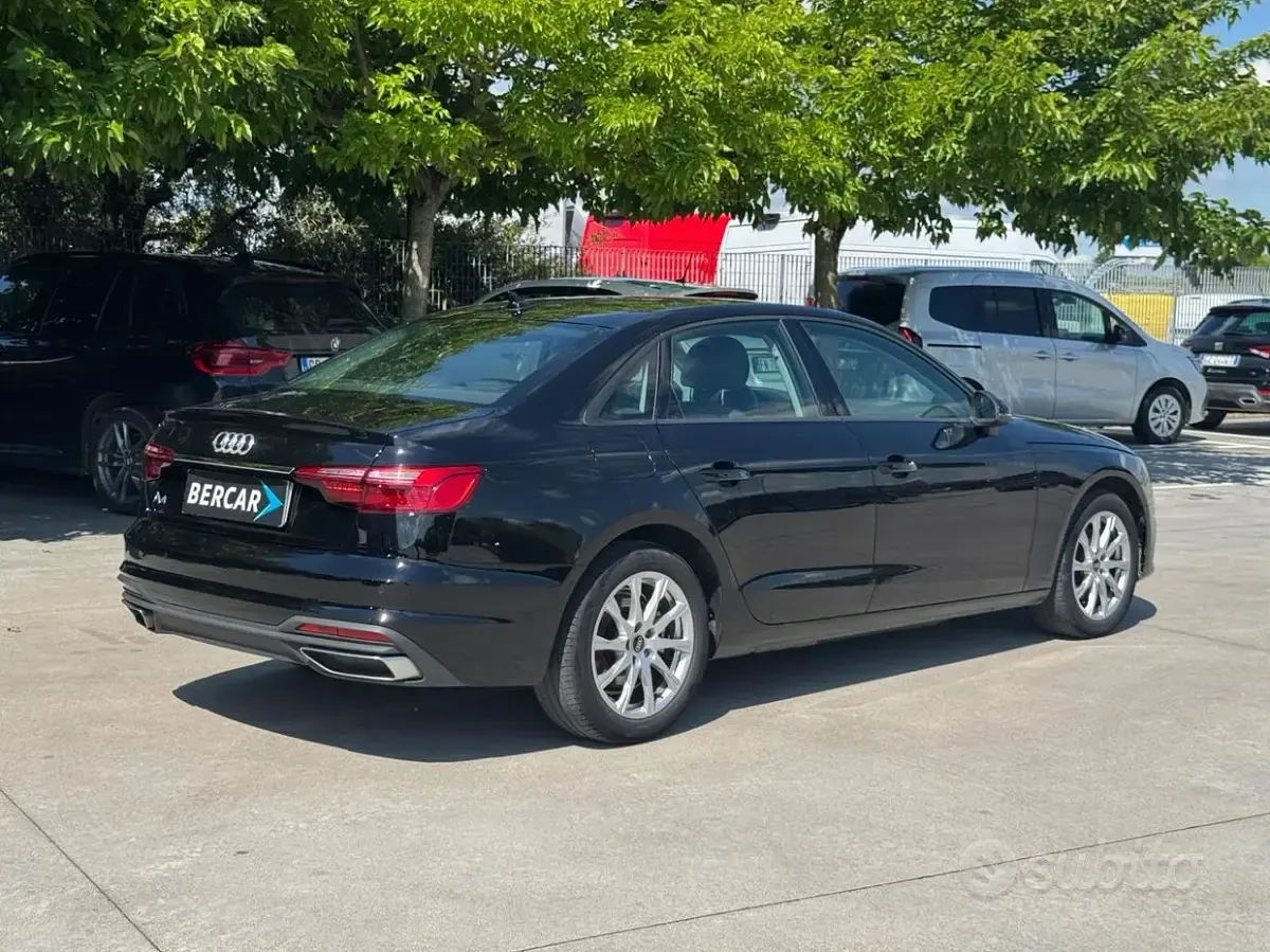 Usata Audi A4 Business 136 CV (100 kW) 2022 Nero Berlina
