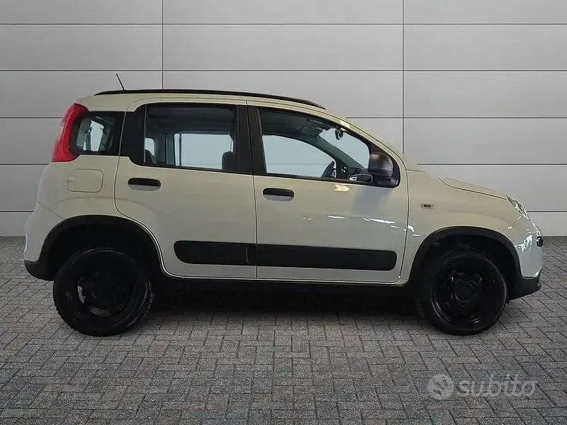 Usata Fiat Panda 4x4 S 85 CV (62 kW) 2020 Bianco Utilitaria