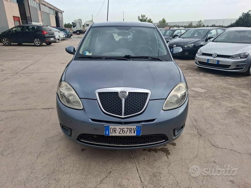 Usata Lancia Ypsilon 60 CV (44 kW) 2008 Grigio Utilitaria