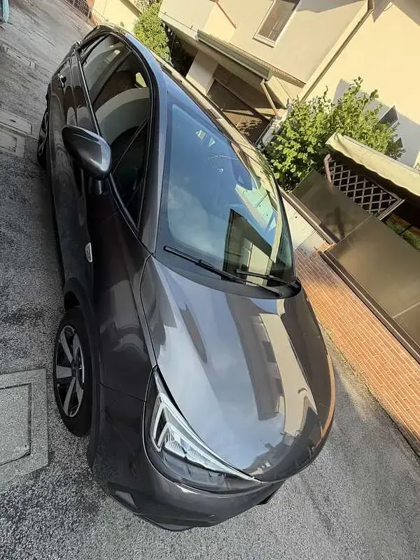 Usata Opel Crossland Edition 83 CV (61 kW) 2021 Grigio SUV