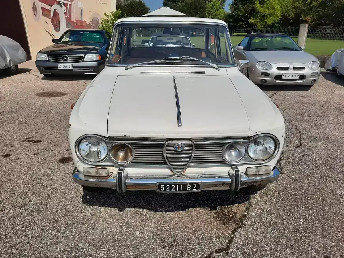 Usata Alfa Romeo Giulia Ti 106 CV (77 kW) 1963 Bianco Berlina
