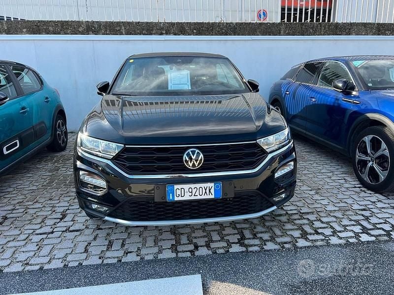 Käytetty VW T-Roc Cabriolet Style 150 HP (110 kW) 2021 Musta Avoauto