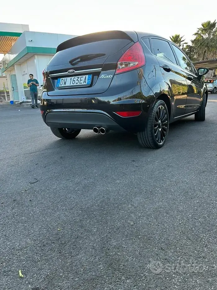 Usata Ford Fiesta Titanium 68 CV (50 kW) 2009 Nero Berlina