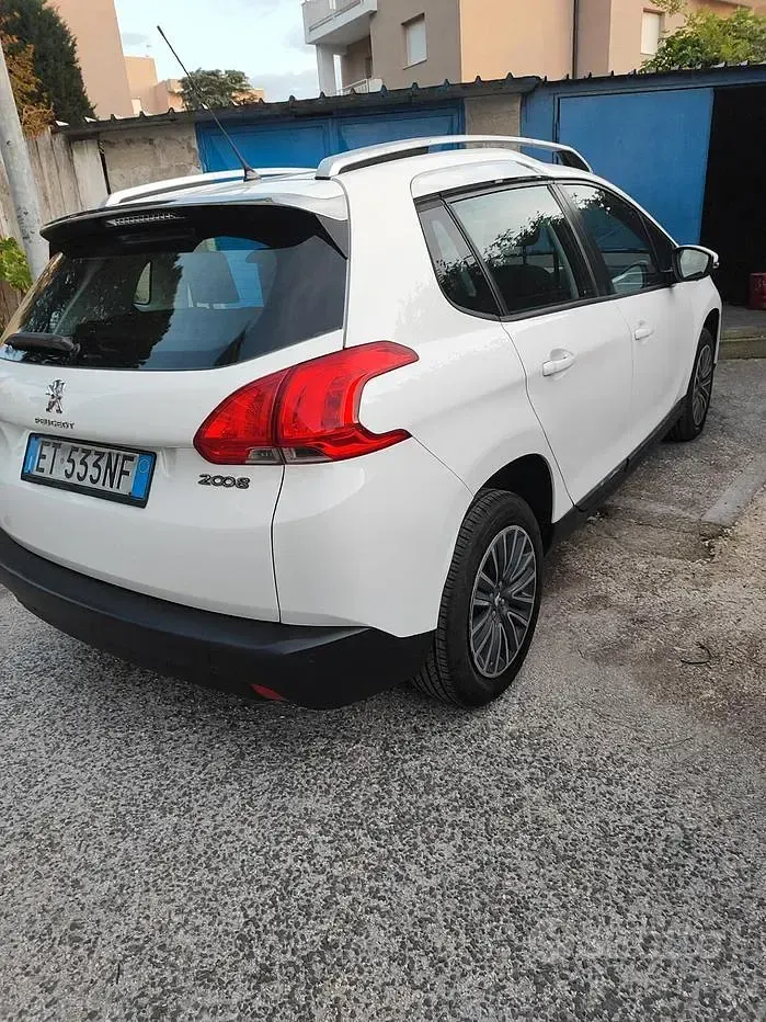 Usata Peugeot 2008 Active 68 CV (50 kW) 2014 Bianco SUV