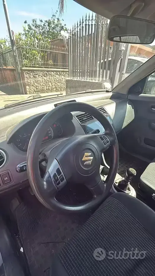 Usata Suzuki Swift 70 CV (51 kW) 2006 Grigio Utilitaria