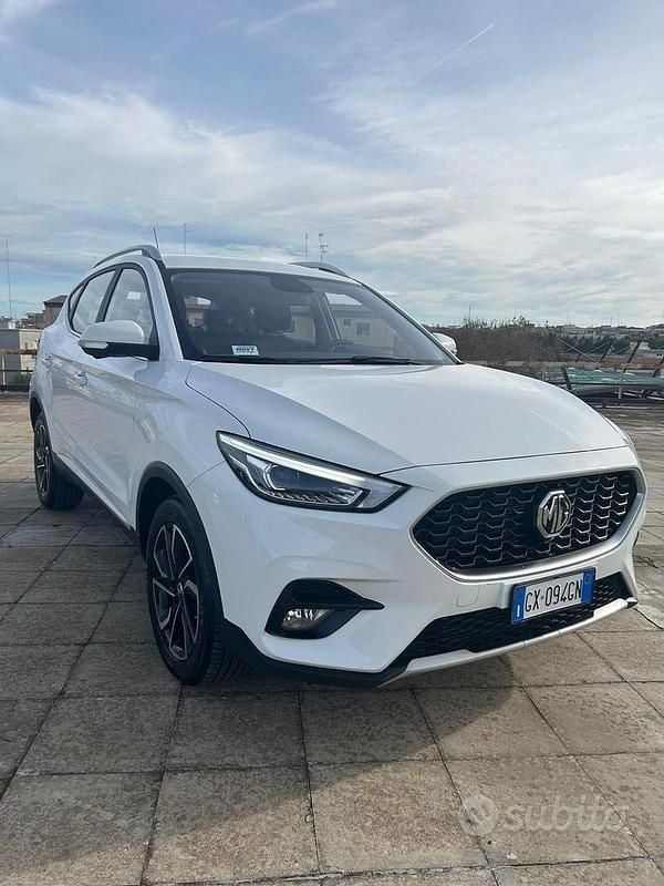 Bianco Usata 2025 MG ZS Luxury Tre volumi | 18.500 € (Buon prezzo) - Immagine 1/4