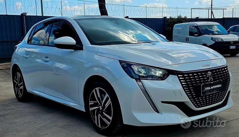 Usata Peugeot 208 Allure 100 CV (73 kW) 2021 Bianco Utilitaria