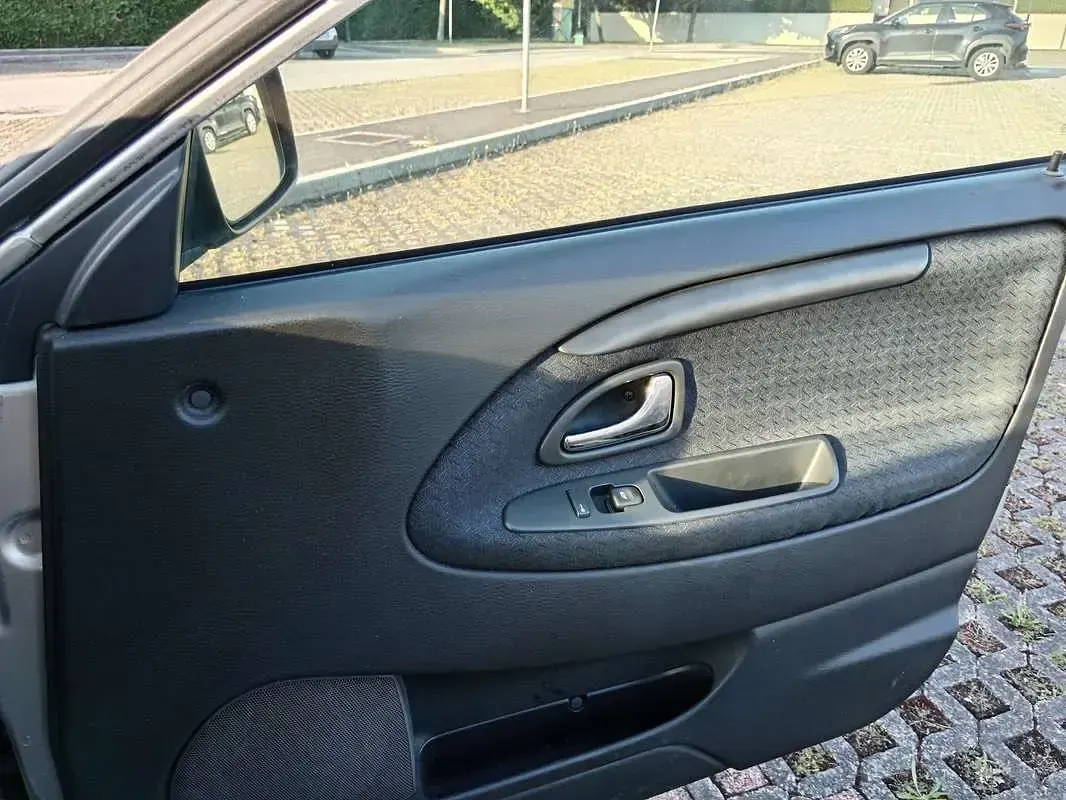 Usata Volvo S40 109 CV (80 kW) 2002 Argento Berlina