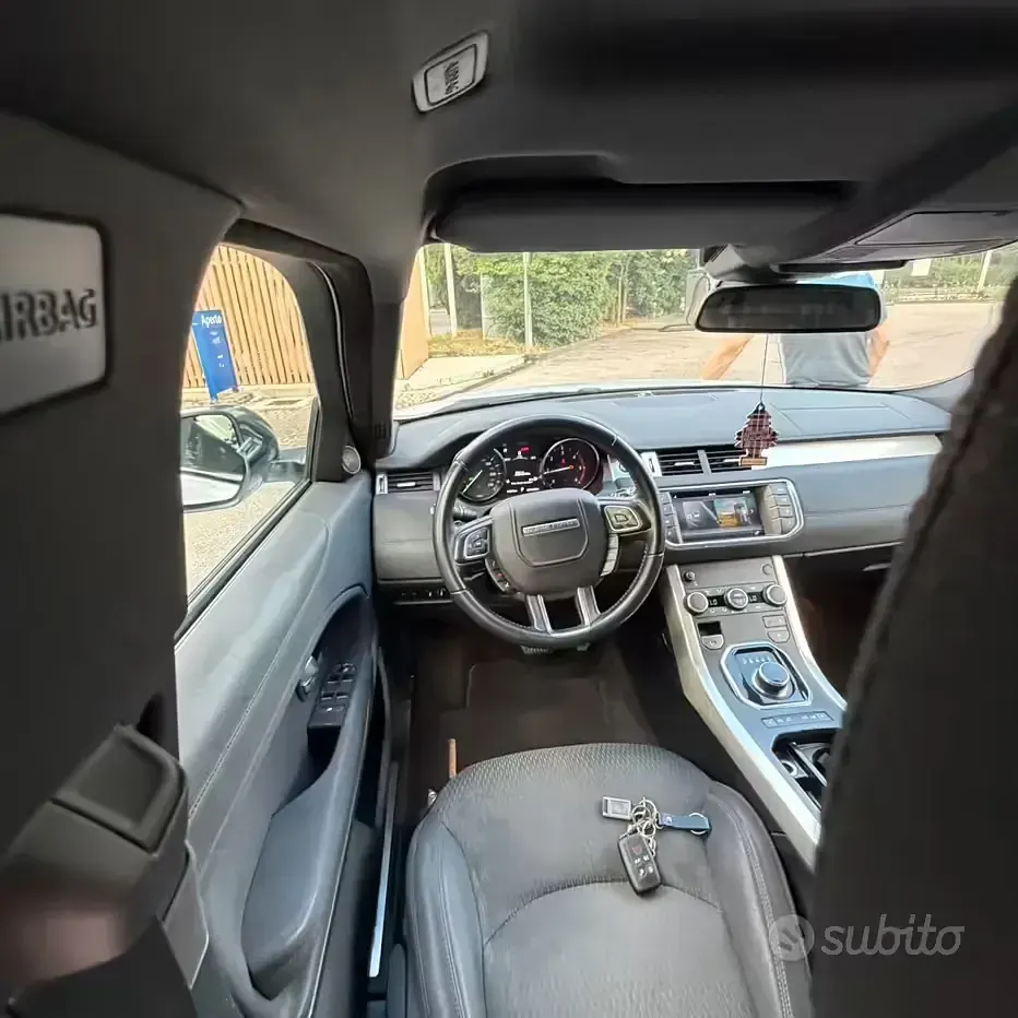Usata Land Rover Range Rover evoque 150 CV (110 kW) 2019 Bianco SUV