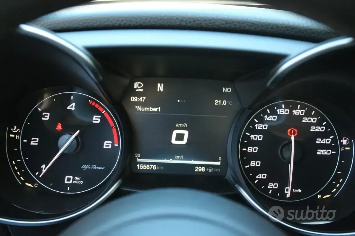 Usata Alfa Romeo Giulia Super 150 CV (110 kW) 2016 Grigio Berlina