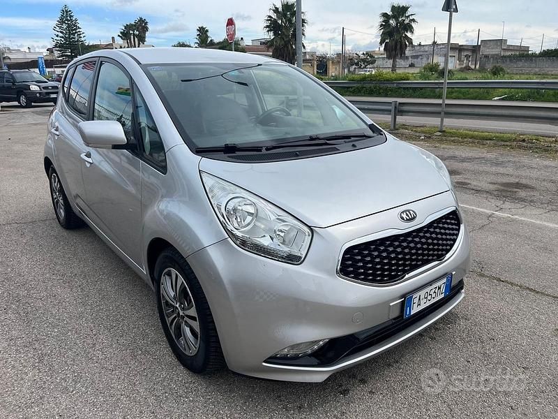 Usata Kia Venga 90 CV (66 kW) 2015 Grigio Utilitaria