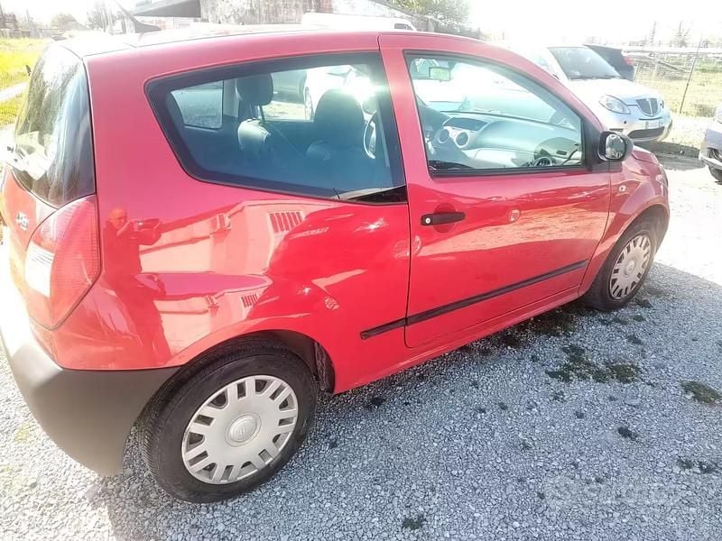 Usata Citroën C2 60 CV (44 kW) 2007 Rosso Utilitaria