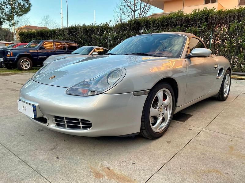 Usata Porsche Boxster 252 CV (185 kW) 2000 Argento Cabrio