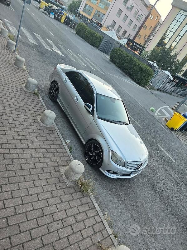 Usata Mercedes C320 AMG 224 CV (164 kW) 2009 Berlina