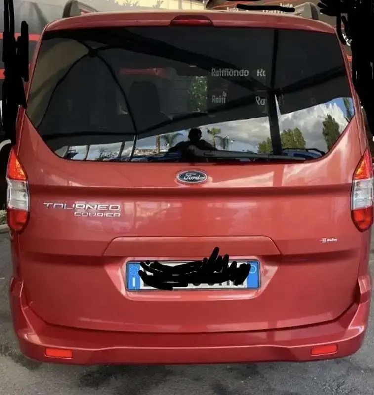 Usata Ford Tourneo Courier 75 CV (55 kW) 2014 Monovolume