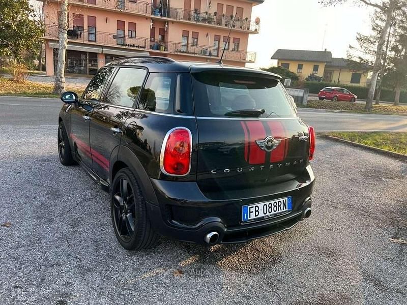 Usata Mini Cooper 190 CV (139 kW) 2015 Nero Utilitaria