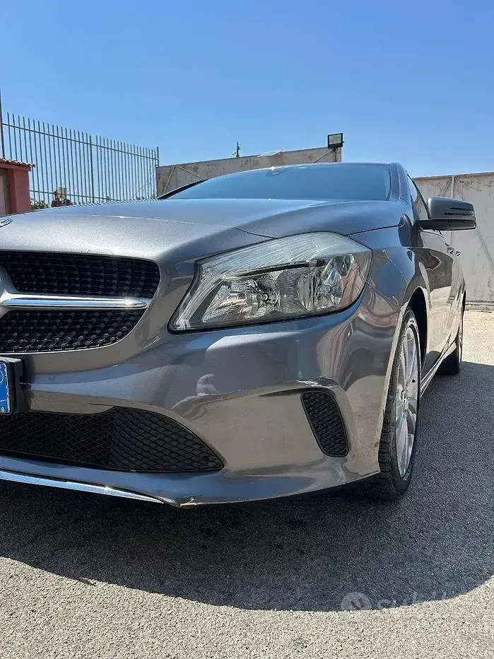 Usata Mercedes 180 109 CV (80 kW) 2017 Grigio Berlina