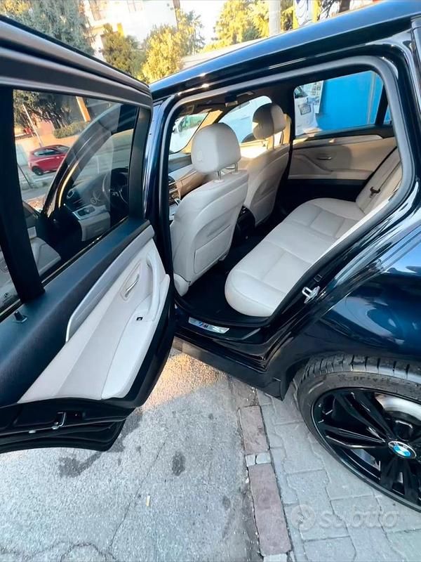 Usata BMW 525 Sport Line 218 CV (160 kW) 2016 Blu Station wagon