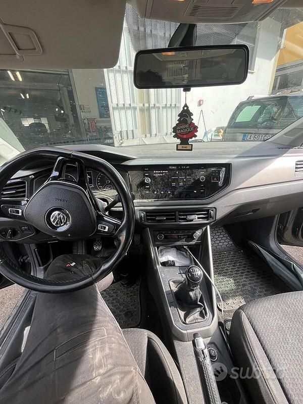 Usata VW Polo Comfortline 80 CV (58 kW) 2019 Grigio Utilitaria