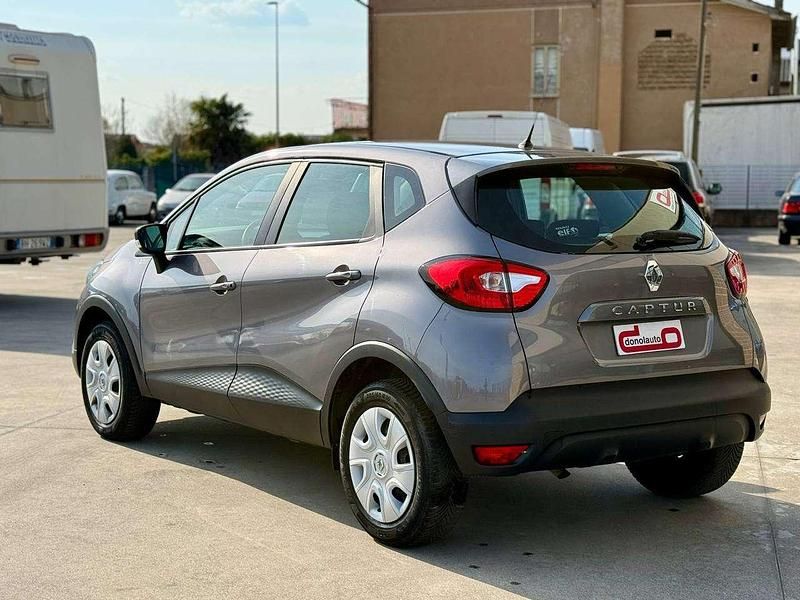 Usata Renault Captur Life 90 CV (66 kW) 2017 Argento SUV